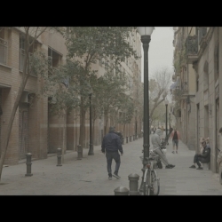jalis-caminando-por-el-raval-copia