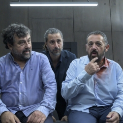 cap-01_sala-curas_paco-tous-pepon-nieto-hugo-silva